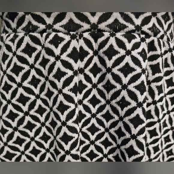 Joe B Black and White Patterned Skater Mini Skirt - Picture 3 of 4